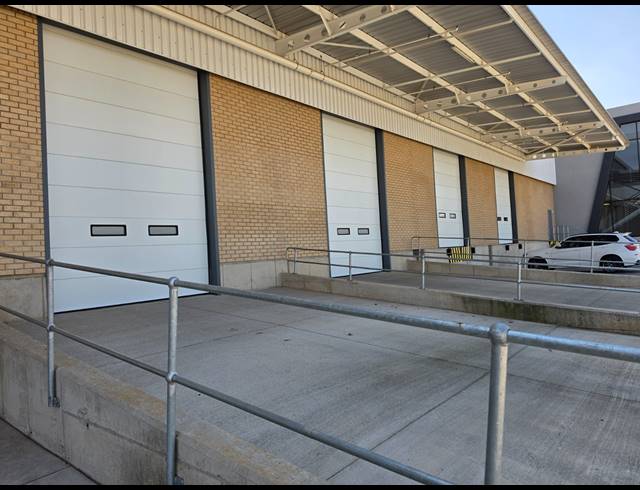 8,315M² WAREHOUSE TO LET IN AIRPORT PARK